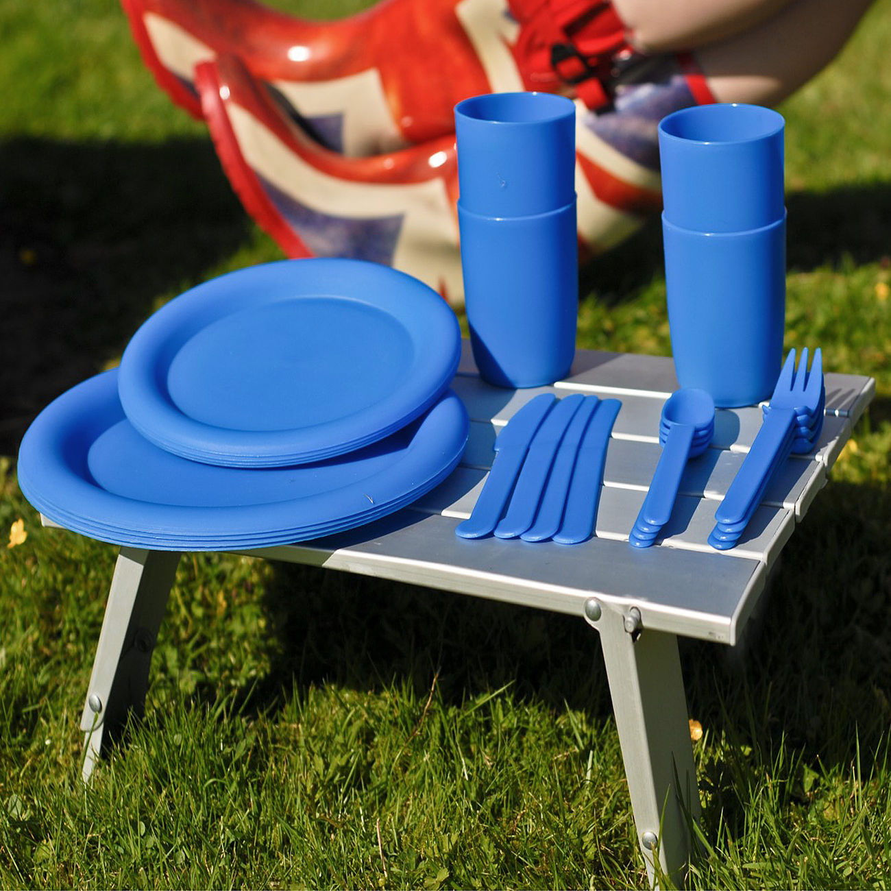 Highlander Campinggeschirr Picknick Set 24 Teile blau Bild 1