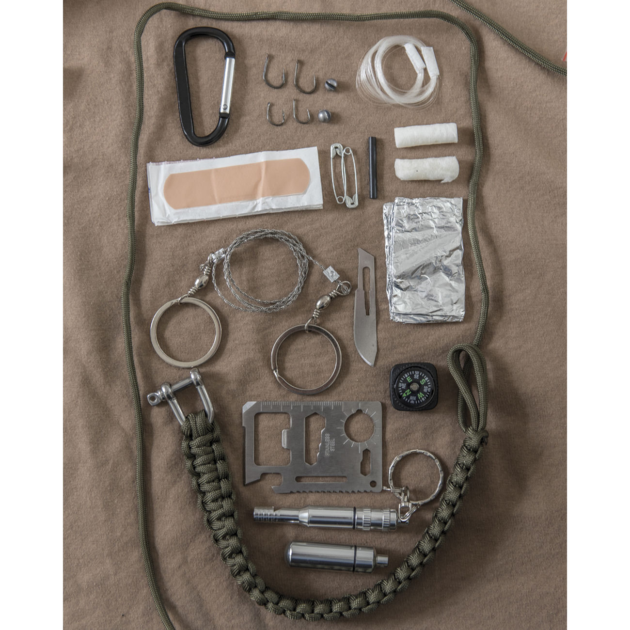 Paracord Survival Kit,  large oliv Bild 1