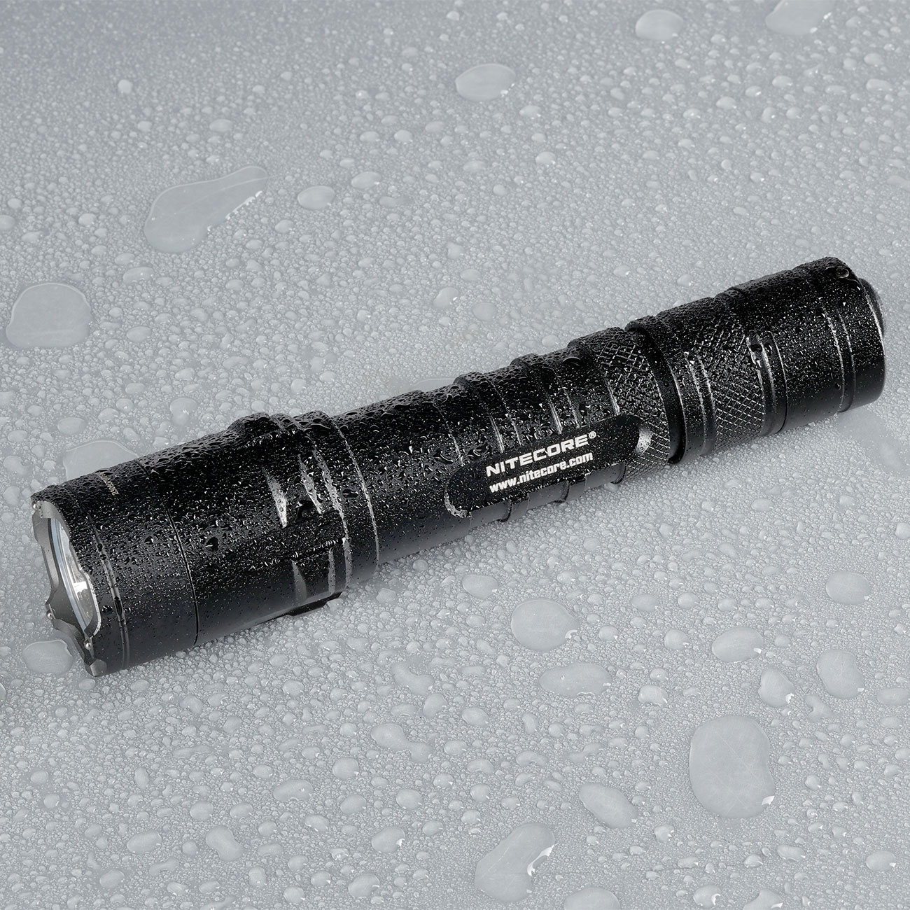 Nitecore LED-Lampe P20UV V2 1000 Lumen mit UV-Funktion schwarz inkl. Tactical Holster Bild 2