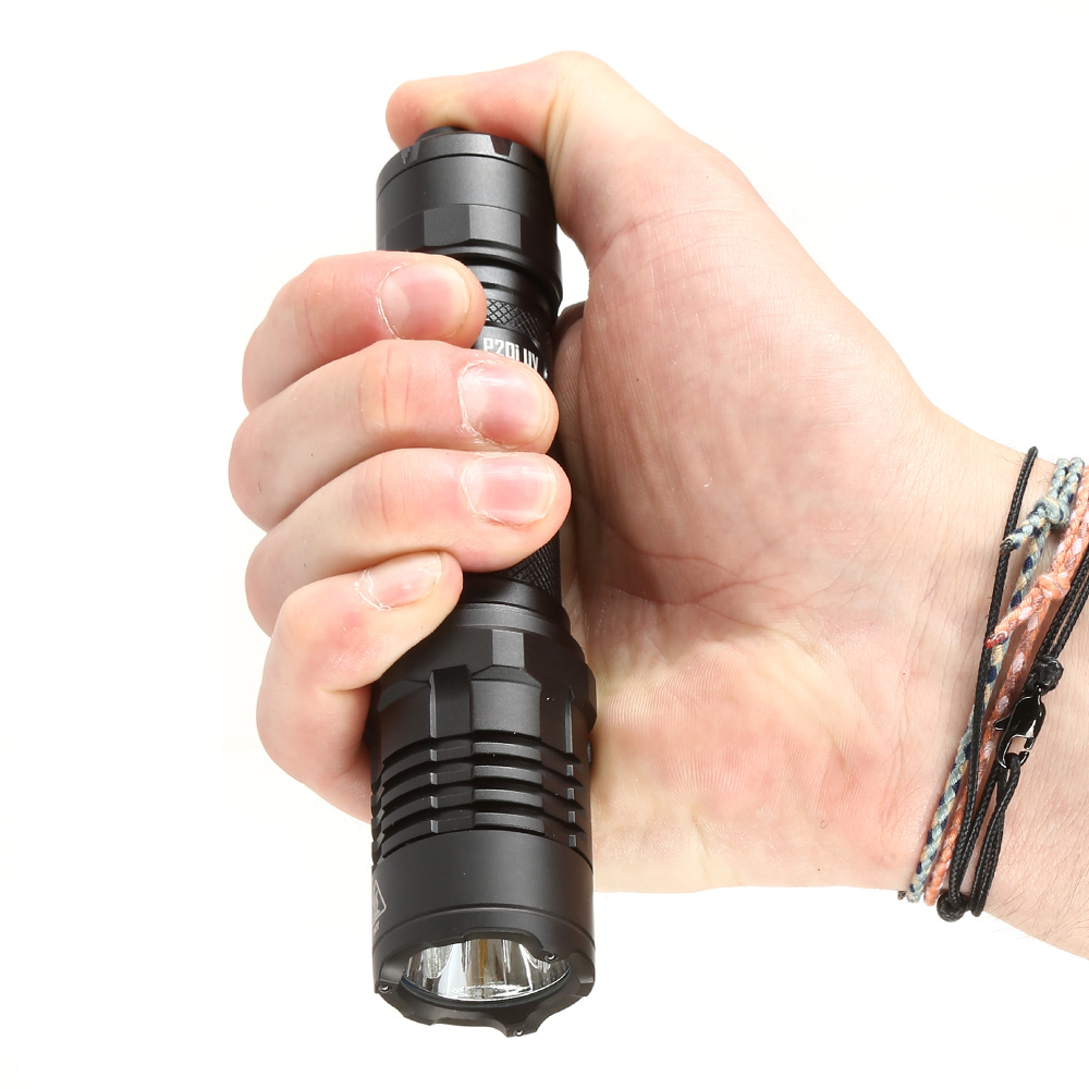 Nitecore LED-Taschenlampe P20i UV 1800 Lumen UV Licht inkl. Tactical Holster schwarz Bild 10