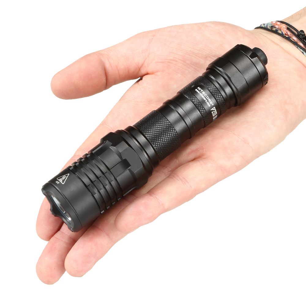 Nitecore LED-Taschenlampe P20i UV 1800 Lumen UV Licht inkl. Tactical Holster schwarz Bild 1