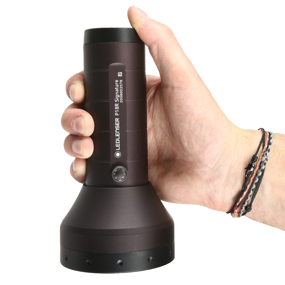 LED Lenser LED-Taschenlampe P18R Signature 4500 Lumen inkl. Akku schwarz Bild 1