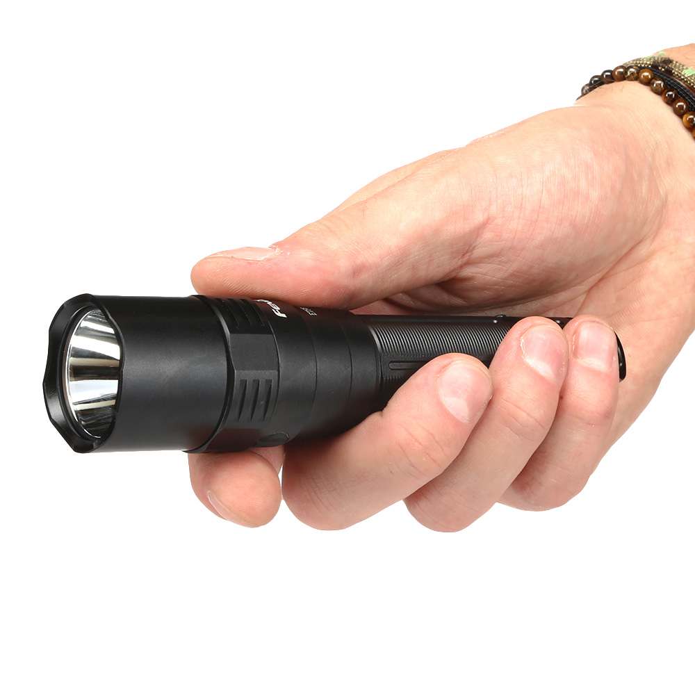 Fenix LED-Taschenlampe PD40R V2.0 3000 Lumen inkl. Akku mit gratis LED E01 V02 Bild 11