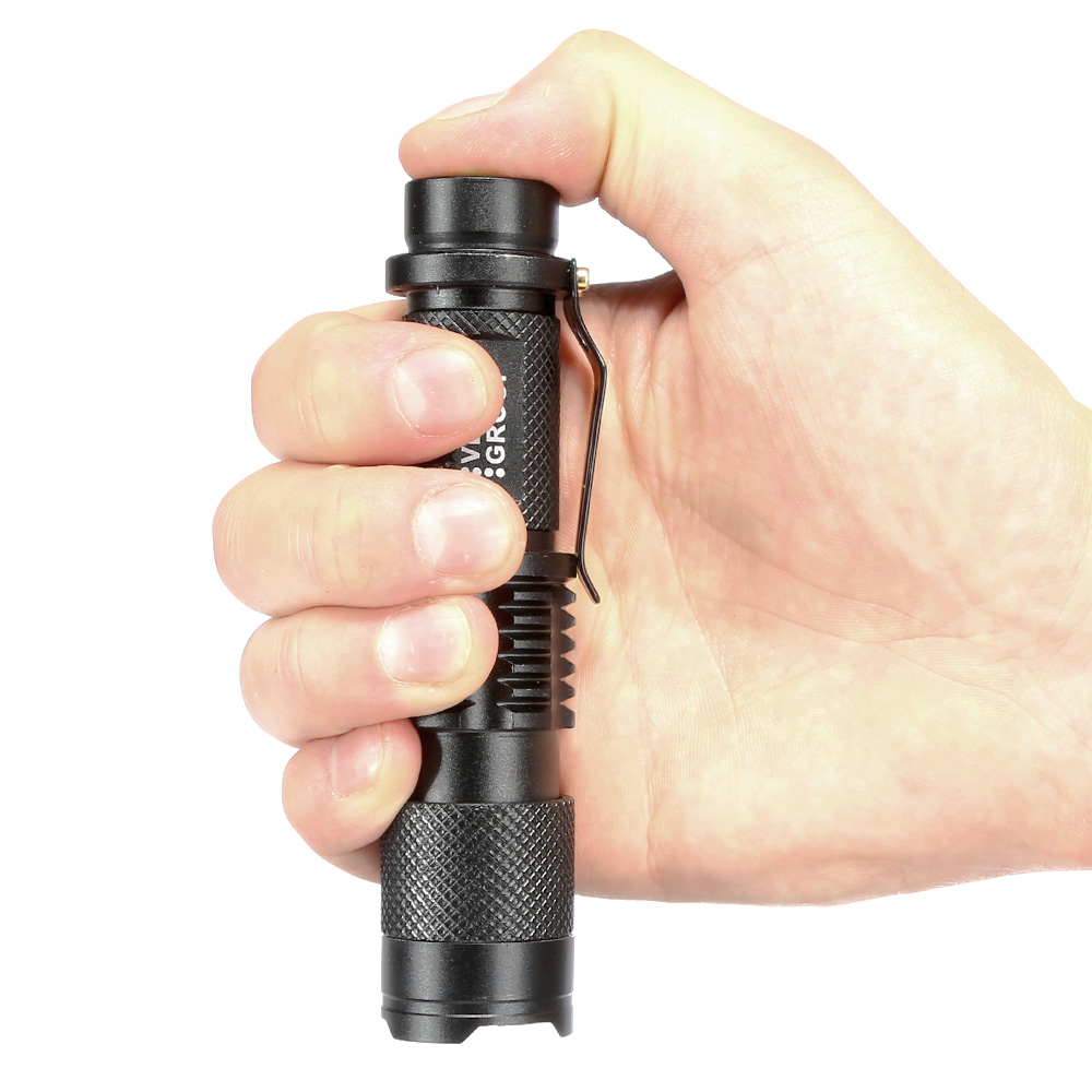 Bailong LED-Taschenlampe mit Zoom, Strobe und SOS schwarz inkl. Akku und Ladegert Bild 1