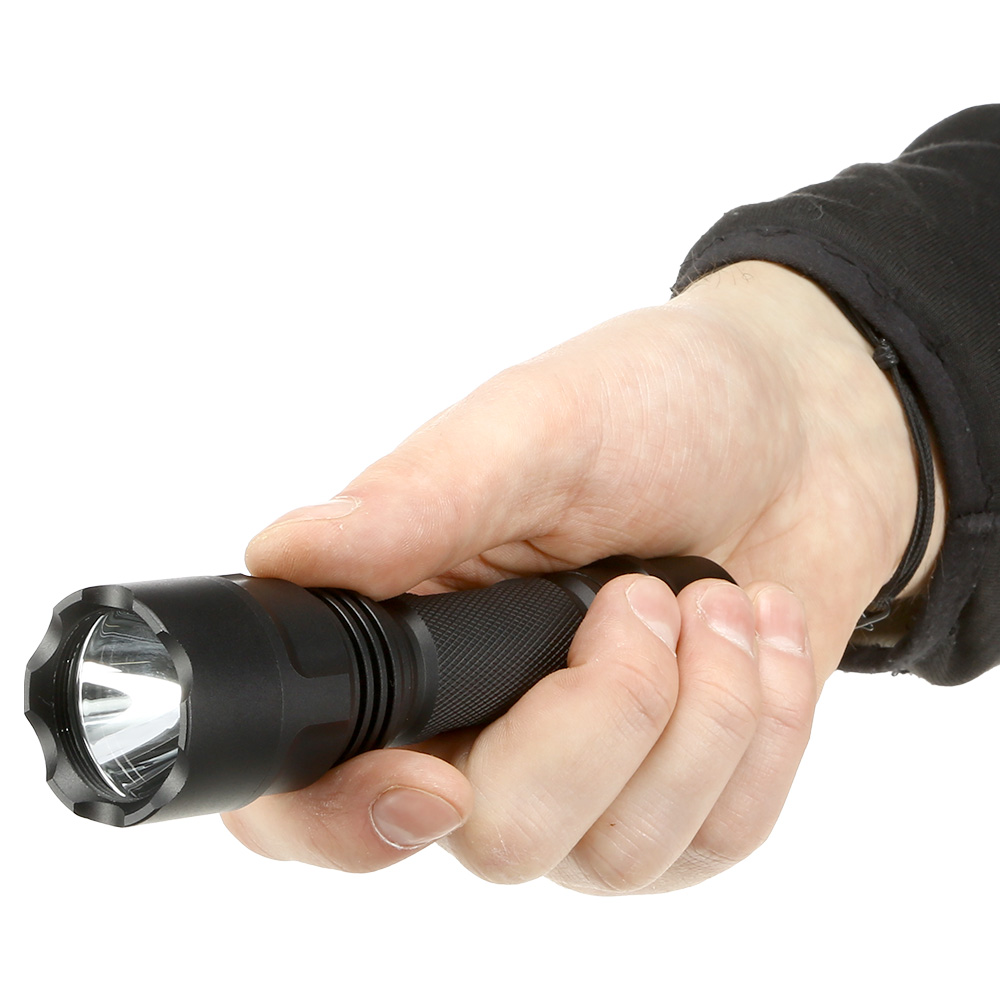 Mactronic LED Taschenlampe Black Eye 1000 Lumen Set schwarz mit viel Zubehr Bild 10
