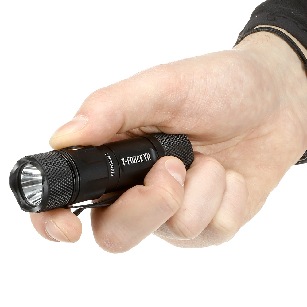 Mactronic LED Taschenlampe T-Force VR 1000 Lumen schwarz inkl. Ladekabel, 3 x Farbfilter, Kabelschalter und Lanyard Bild 10