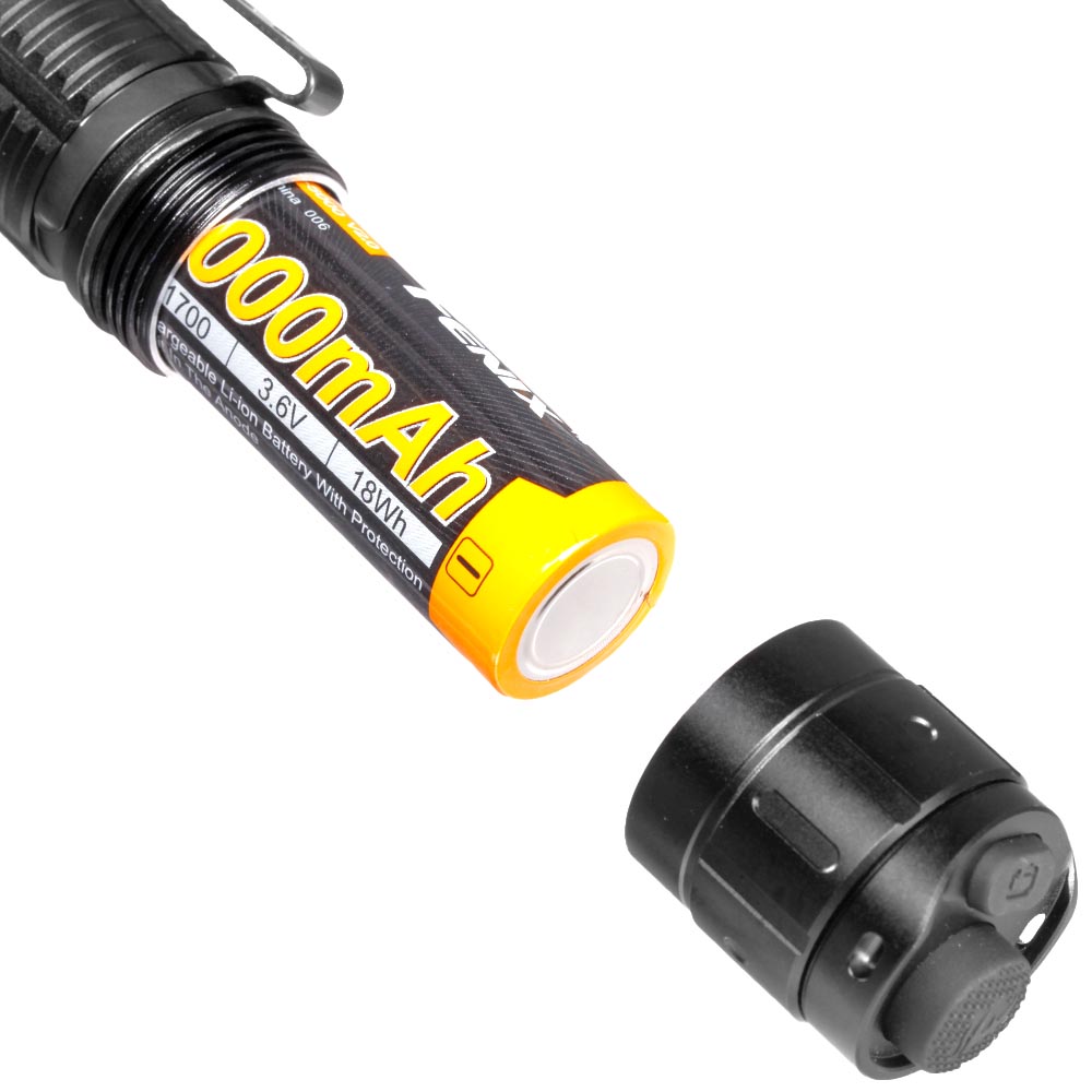 Fenix LED Taschenlampe WF26R 3000 Lumen schwarz inkl. Akku, Ladeschale, USB-Ladekabel, Grtelclip und Handschlaufe Bild 7