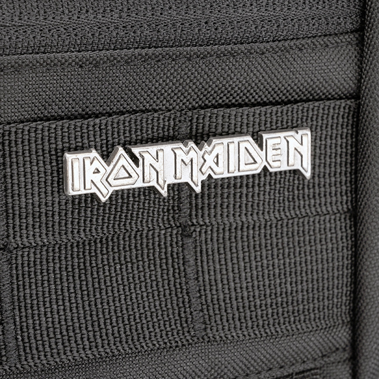 Brandit Iron Maiden Festival Rucksack Set 40 Liter schwarz inkl. Poncho, Sitzmatte, Raincover, Schlsselanhnger, Flaschenffner Bild 6