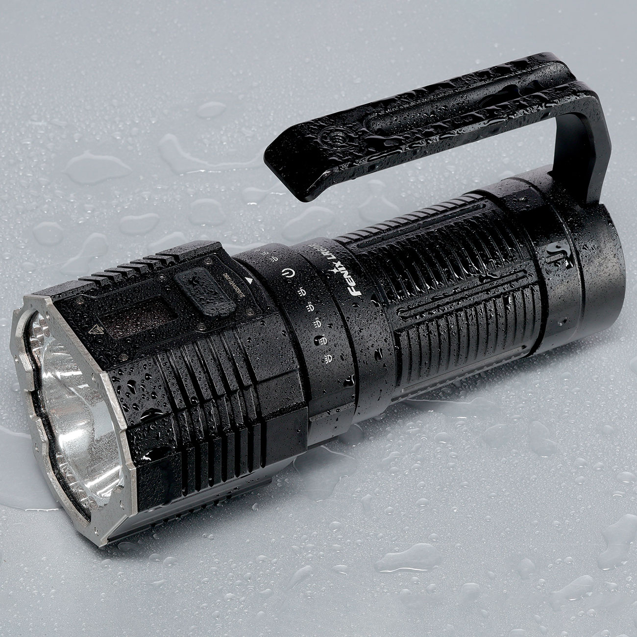 Fenix LED Handscheinwerfer LR60R mit Powerbankfunktion 21000 Lumen schwarz inkl. Akku, Ladekabel, Lanyard und Schultergurt Bild 2