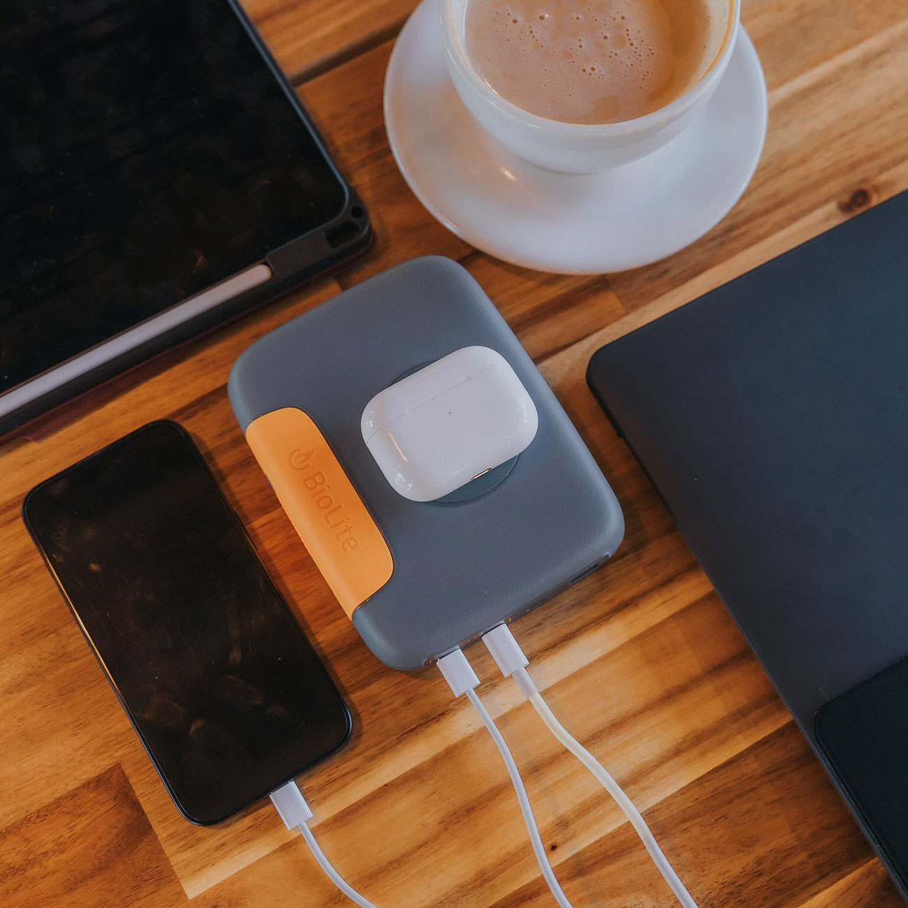BioLite Powerbank Charge 100 Max 25.000 mAh grau/orange Bild 4