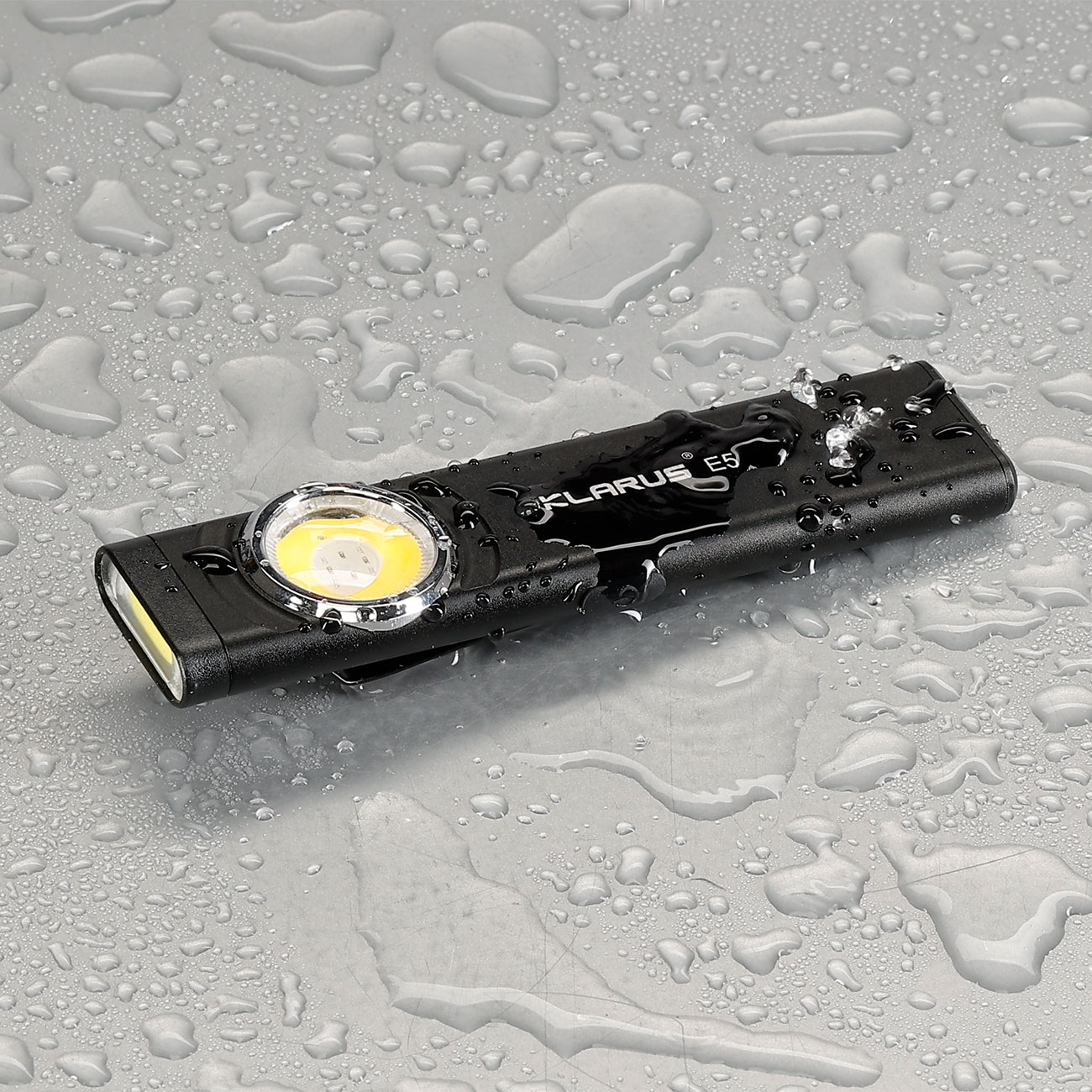 Klarus LED-Taschenlampe E5 470 Lumen schwarz inkl. USB-C Ladekabel & Clip Bild 2