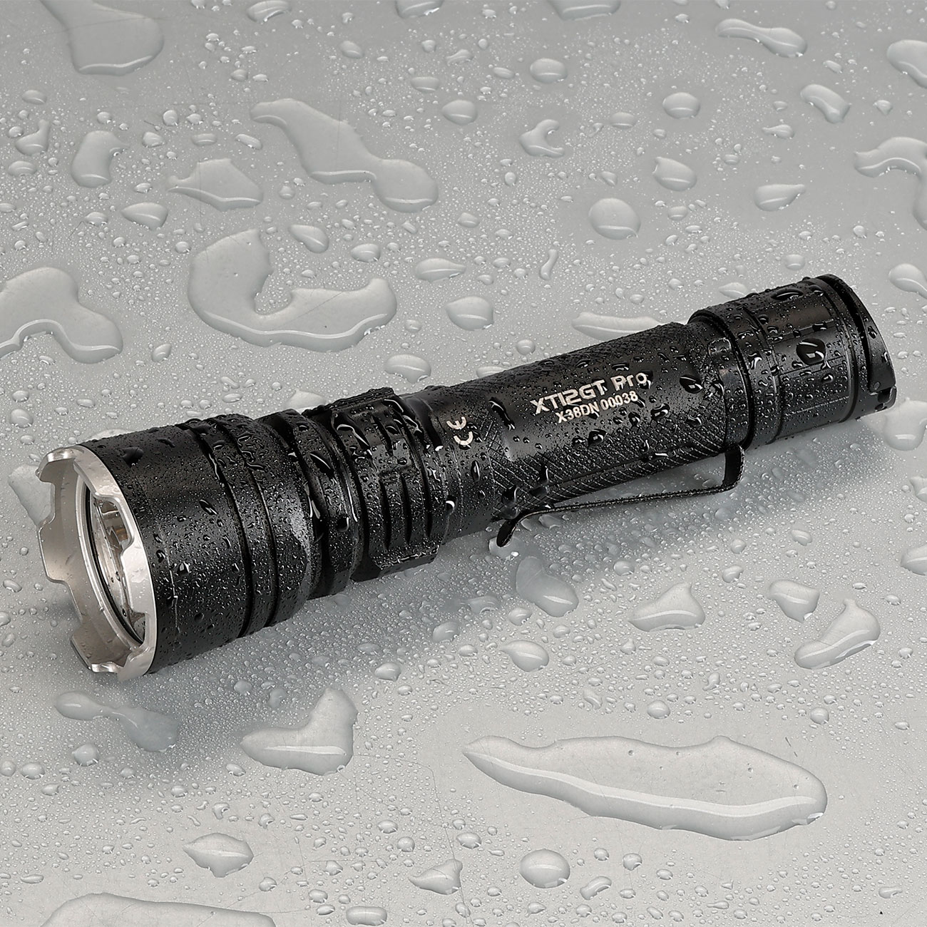 Klarus LED-Taschenlampe XT12GT Pro 1600 Lumen schwarz inkl. USB-C Ladekabel, Li-Ionen-Akku, Lanyard & Nylonholster Bild 2