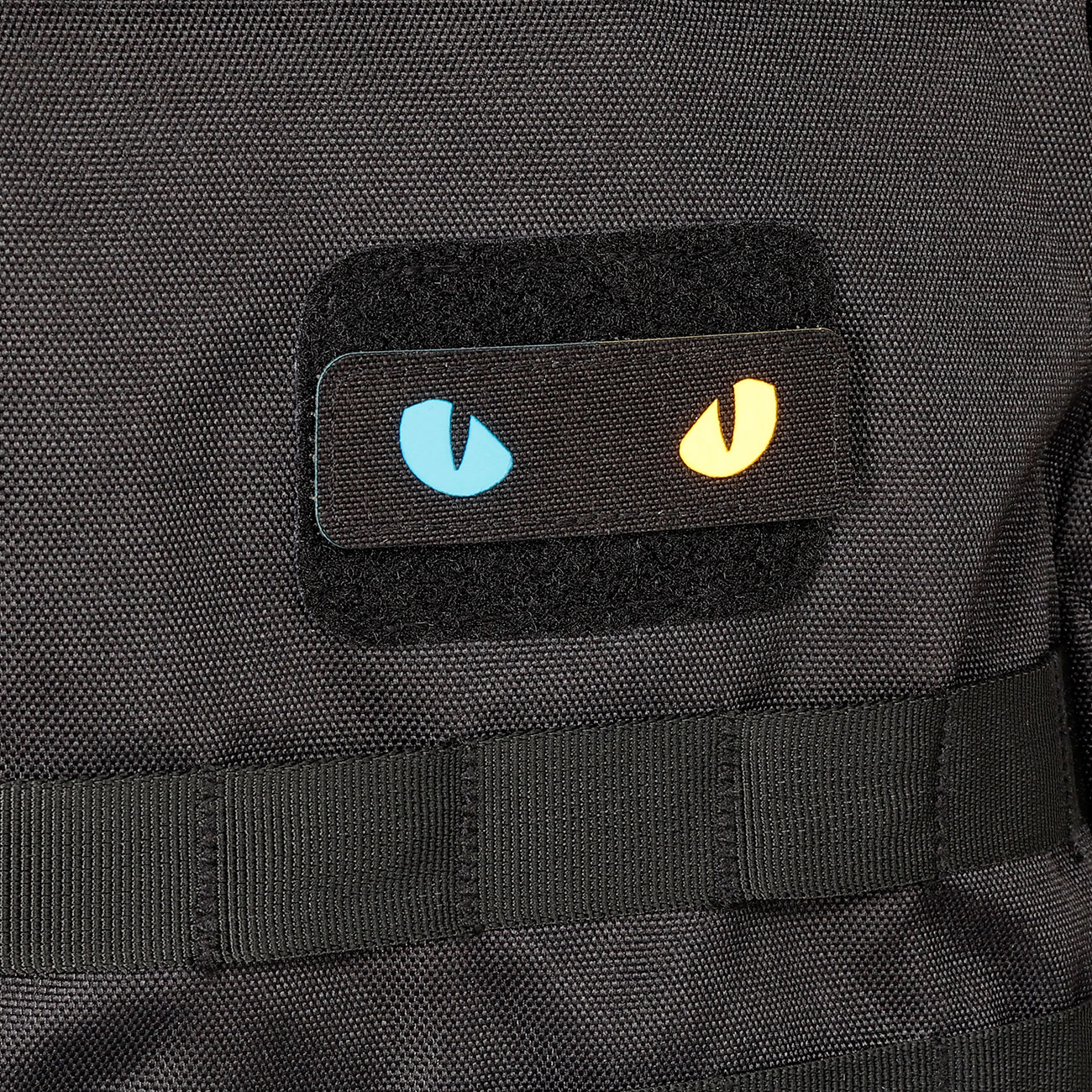 M-Tac Lasercut-Patch schwarz mit Cat-Eyes blue-yellow nachleuchtend Bild 6
