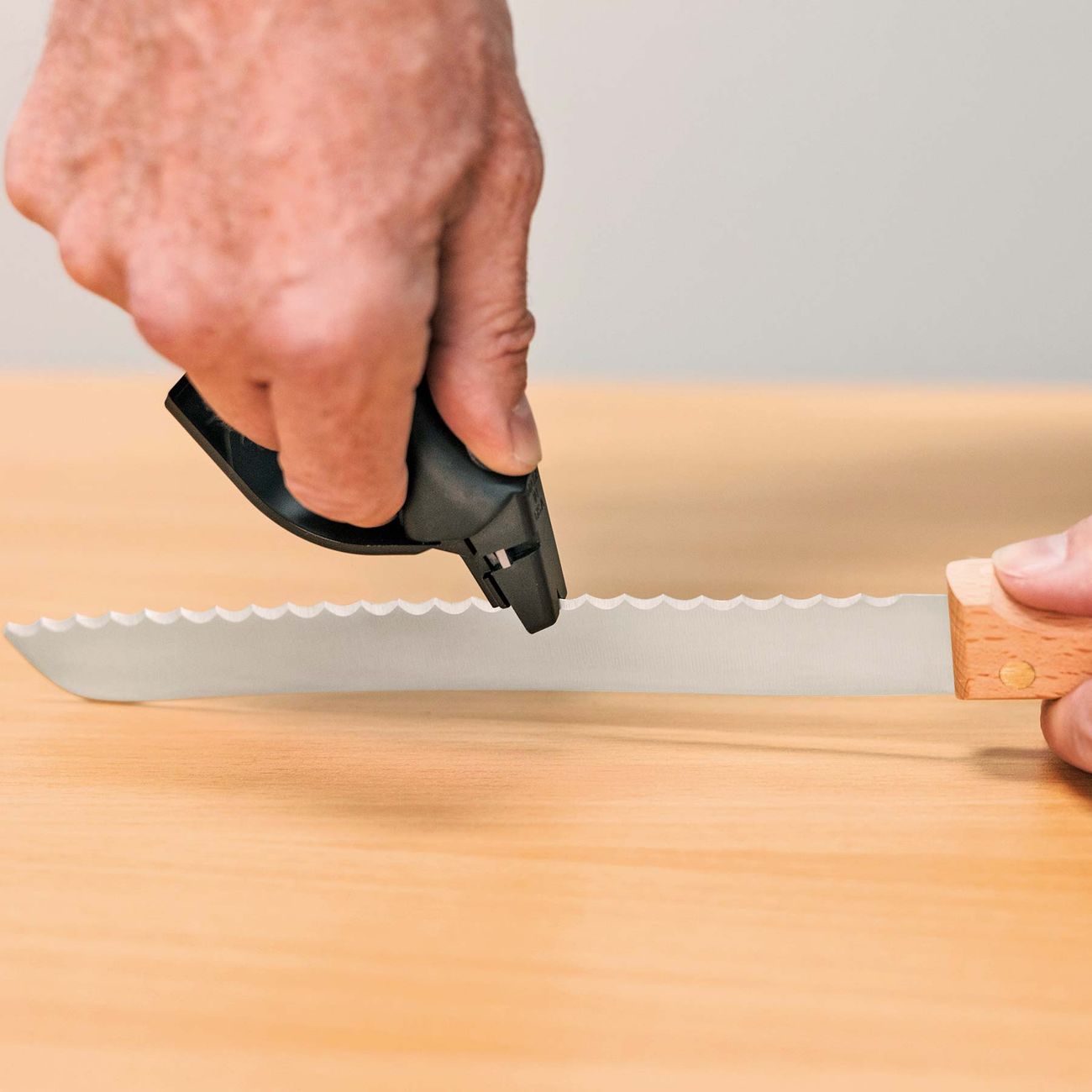 Messer- u. Scherenschrfer Bild 1