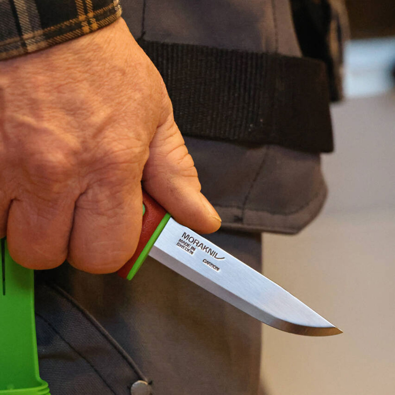 Morakniv Grtelmesser Basic 511 rot/grn inkl. Kunststoffscheide Bild 2