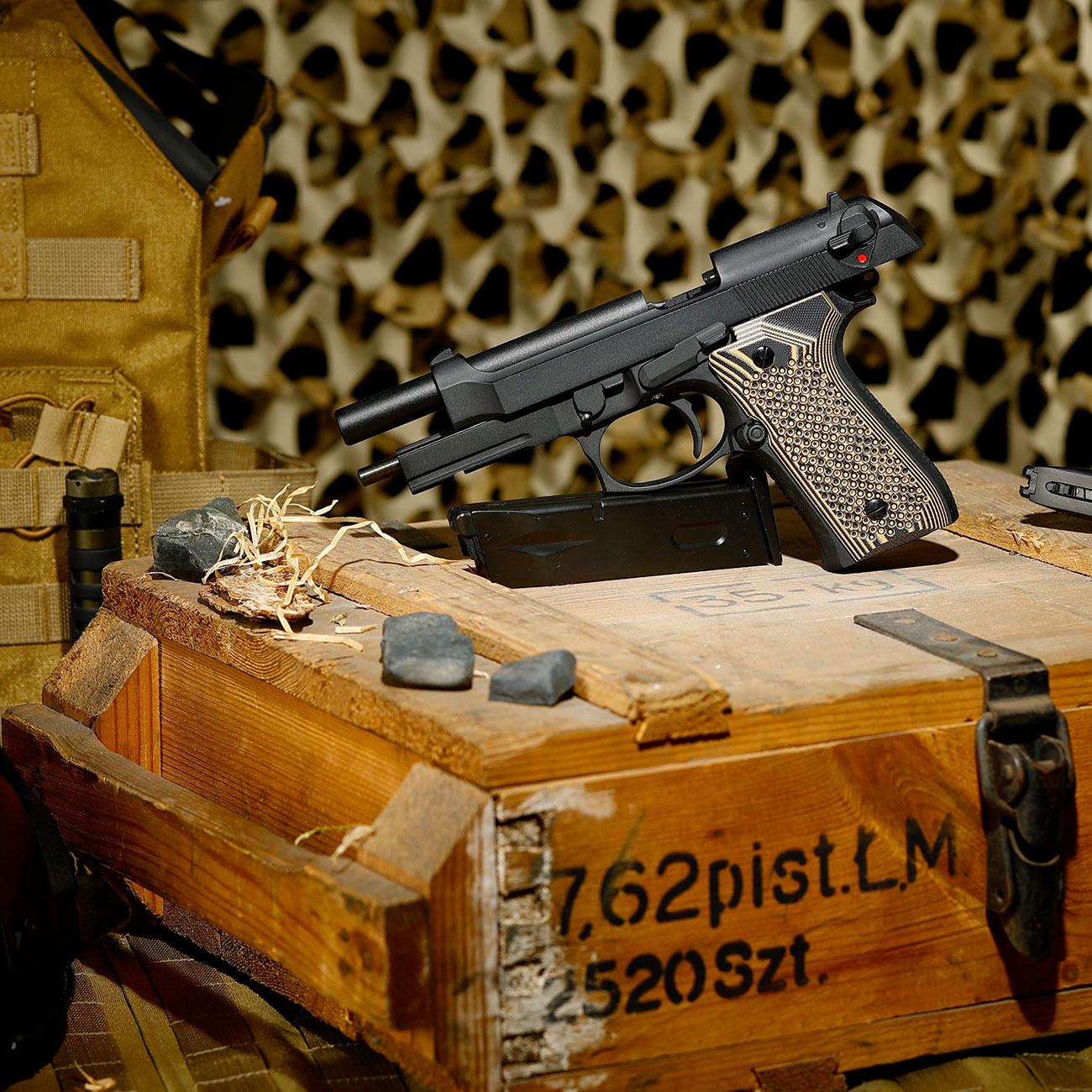 KLI M92A1 Vollmetall GBB 6mm BB schwarz - G10 Grip Edition Bild 1