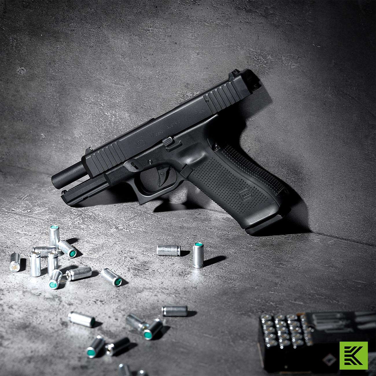 Glock 17 Gen5 SV Schreckschuss Pistole 9mm P.A.K. brniert streng limitiert inkl. Glock Koffer und Wechsel-Griffrcken Bild 1