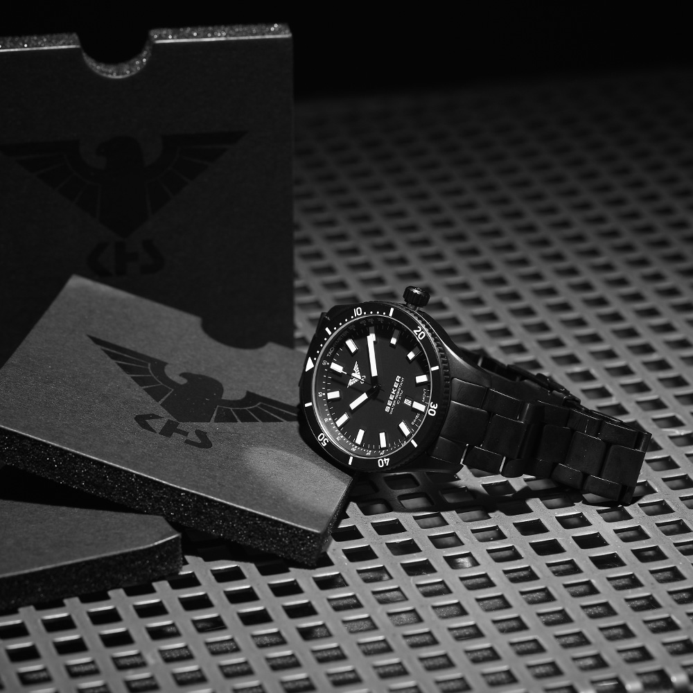 KHS Armbanduhr Seeker Black Steel mit Edelstahlarmband Bild 1