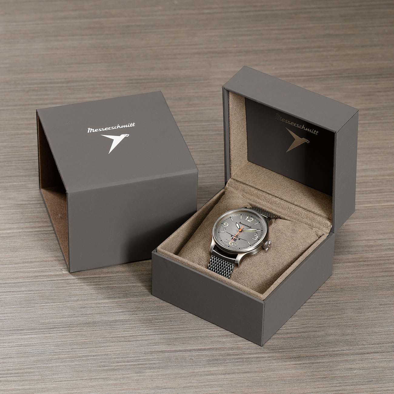 Messerschmitt Orologio Uomo ME-262-42V, Cassa 42 Mm In Acciaio, Pelle Marrone, Vetro Minerale, Quarz Ronda 515, Impermeabile 5 ATM