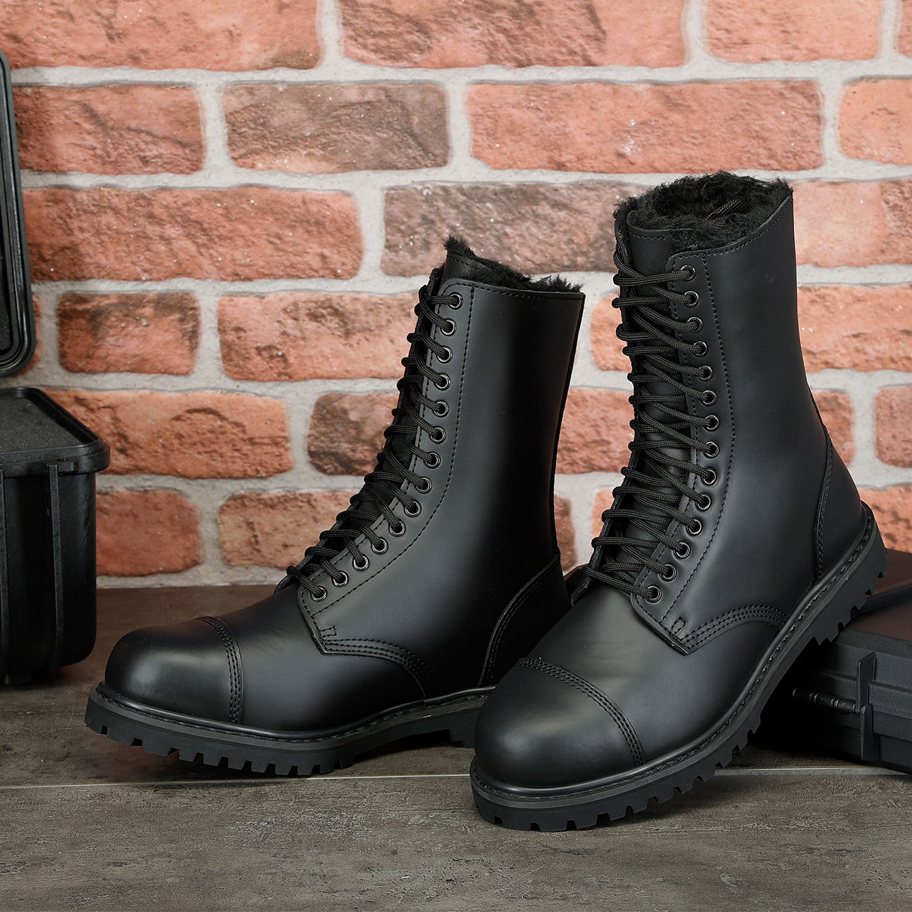 Brandit Stiefel Phantom Fur Liner 14 Eye Boot schwarz Bild 1