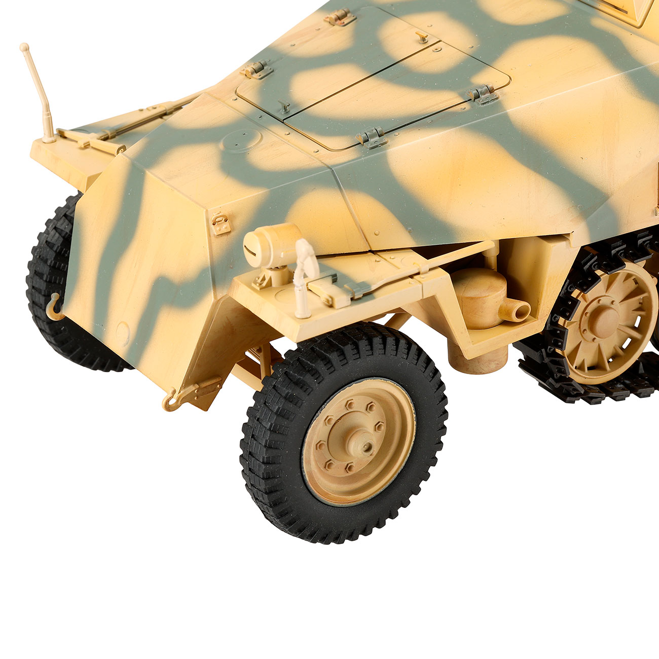 Torro RC 1:16 Sd. Kfz. 251/1 Ausf. D Halbkettenfahrzeug RTR Set mit Akku, Licht und Sound tarnfarben Bild 5