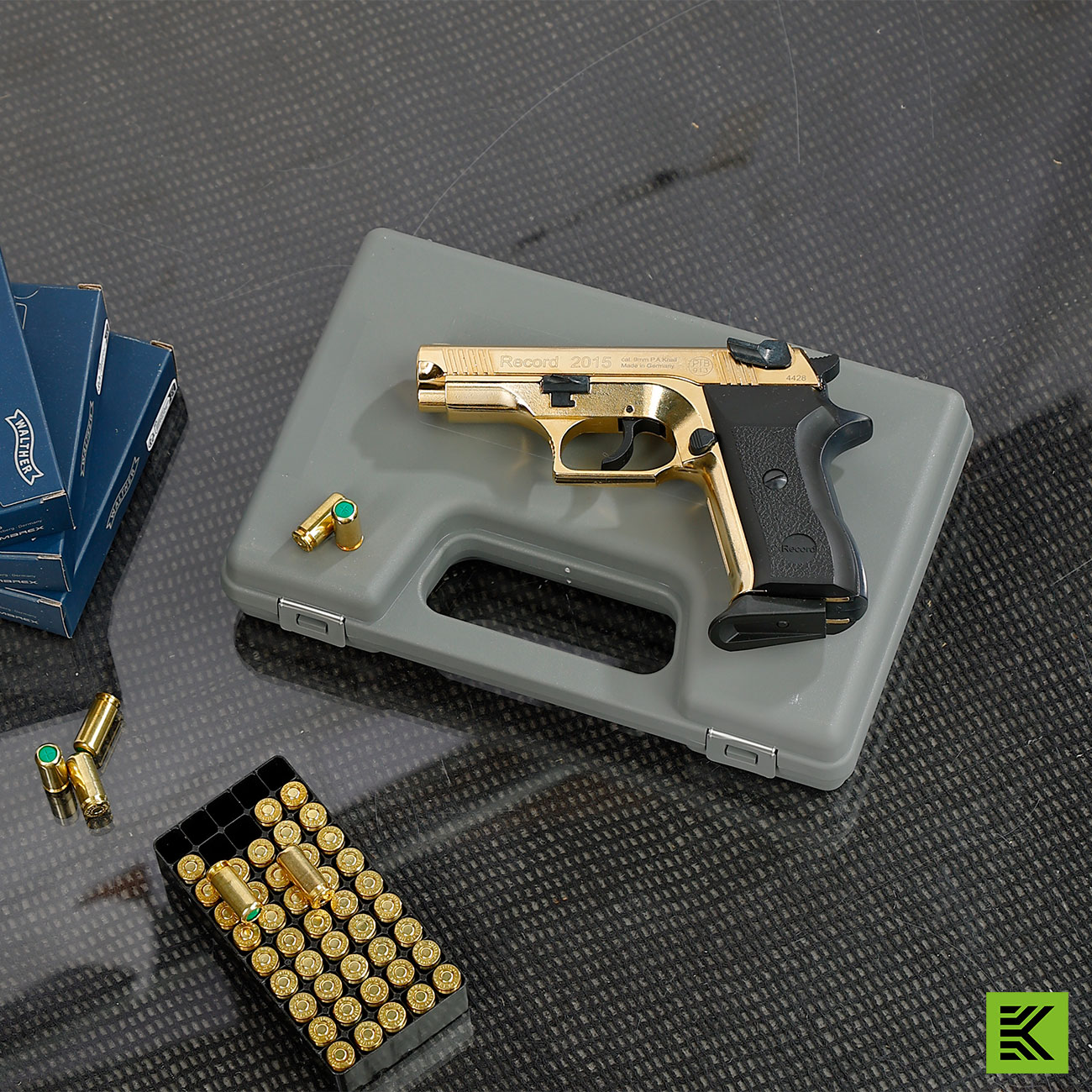 Record 2015 Schreckschuss Pistole Kal. 9mm P.A.K Sonderedition gold Bild 1