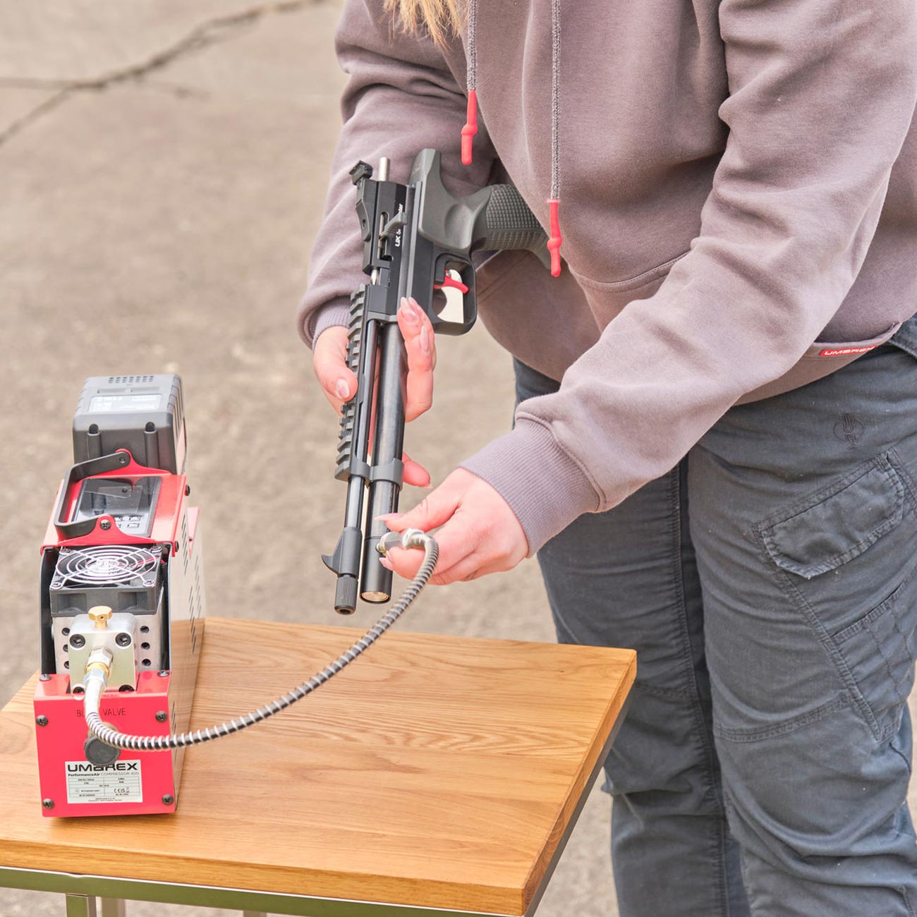 Umarex PAC 400 PerformanceAir Kompressor f�r Pressluftwaffen / Paintball / HPA Airsoft rot inkl. Akku und Ladeger�t Bild 9