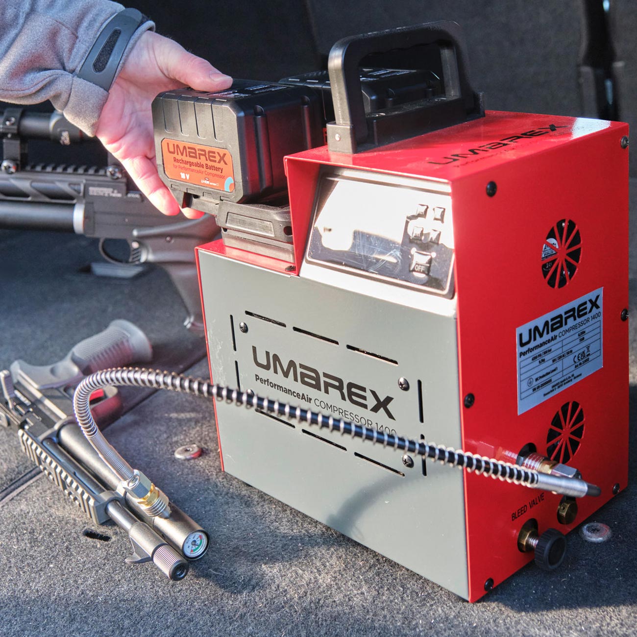 Umarex PAC 1400 PerformanceAir Kompressor f�r Pressluftwaffen / Paintball / HPA Airsoft rot inkl. 2x Akku und Ladeger�t Bild 11