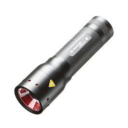 LED Lenser P7 Taschenlampe schwarz 450 Lumen Geschenkbox