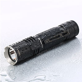 Klarus LED-Taschenlampe 360X1 Tactical Light 1800 Lumen Komplettset inkl. Akku, Holster, Lanyard, Ladekabel Bild 2