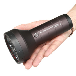 LED Lenser LED-Taschenlampe P18R Signature 4500 Lumen inkl. Akku schwarz Bild 3