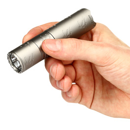 Klarus LED Taschenlampe K10 Titan 1200 ANSI Lumen Jubiläumslampe inkl. Geschenkverpackung Bild 10