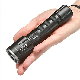 Bailong LED-Taschenlampe mit Zoom, Strobe und SOS schwarz inkl. Akku und Ladegerät Bild 3