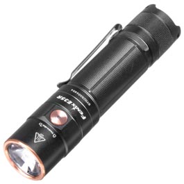 Fenix LED Taschenlampe E35R 3100 Lumen schwarz inkl. Grtelclip, USB-C Ladekabel und Handschlaufe