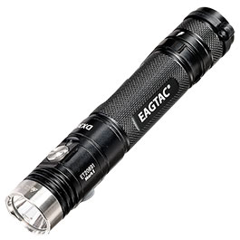 EAGTAC LED-Taschenlampe DX3L MKII 3100 Lumen schwarz inkl. Ladekabel, Li-Ionen-Akku, Lanyard, Grtelclip & Nylonholster