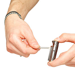 Kleinbild 5 Imco Benzinfeuerzeug Match Oil mit Karabiner und Flaschen�ffner gun metal