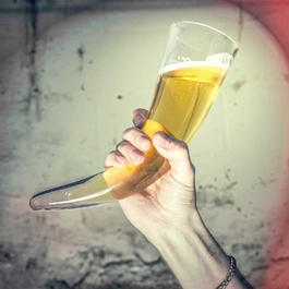Wikinger Bier Horn 0,5 Liter inkl. Ständer Bild 1 xxx: