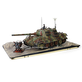 Forces of Valor Jagdtiger Henschel 1:32 Standmodell