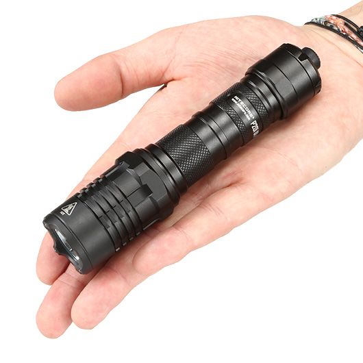 Nitecore LED-Taschenlampe P20i UV 1800 Lumen UV Licht inkl. Tactical Holster schwarz Bild 3