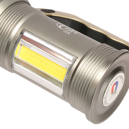 LED-Taschenlampe COB Aluminium 8000 Lumen und SOS-Blinklicht in rot inkl. Akku und USB-Lader silber Bild 10
