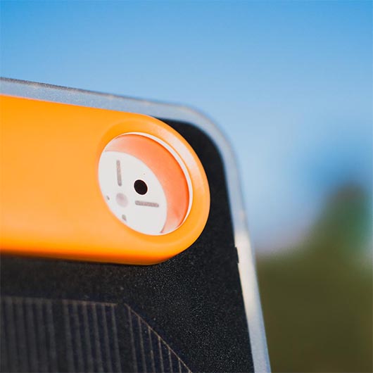 BioLite Solarpanel 5+ orange 5 Watt mit 3200 mAh Akku Bild 3