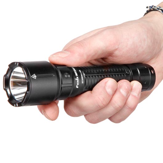 Fenix LED Taschenlampe WF26R 3000 Lumen schwarz inkl. Akku, Ladeschale, USB-Ladekabel, Grtelclip und Handschlaufe Bild 11