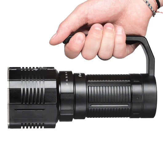 Fenix LED Handscheinwerfer LR60R mit Powerbankfunktion 21000 Lumen schwarz inkl. Akku, Ladekabel, Lanyard und Schultergurt Bild 8