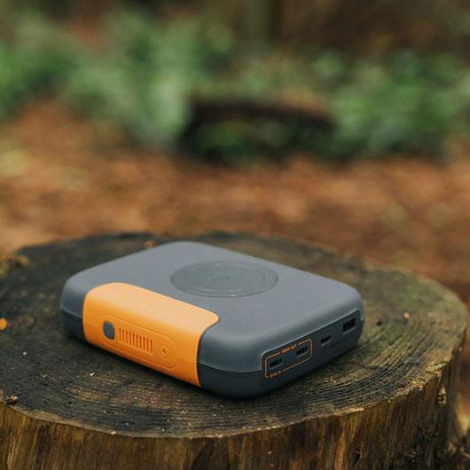 BioLite Powerbank Charge 100 Max 25.000 mAh grau/orange Bild 3