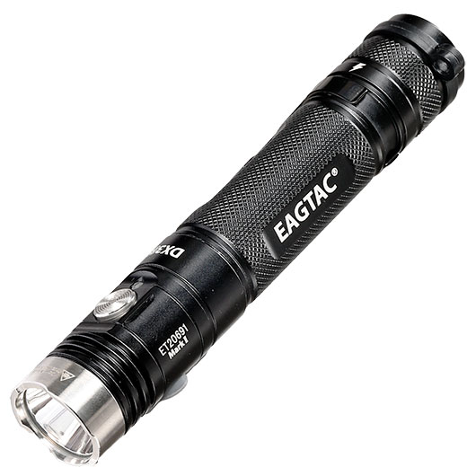 EAGTAC LED-Taschenlampe DX3L MKII 3100 Lumen schwarz inkl. Ladekabel, Li-Ionen-Akku, Lanyard, Grtelclip & Nylonholster