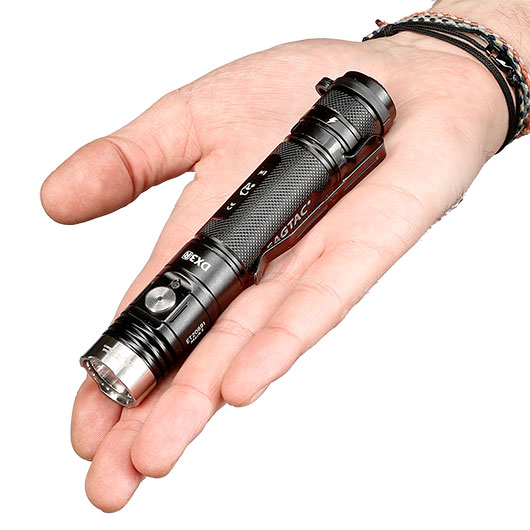 EAGTAC LED-Taschenlampe DX3L MKII 3100 Lumen schwarz inkl. Ladekabel, Li-Ionen-Akku, Lanyard, Grtelclip & Nylonholster Bild 3