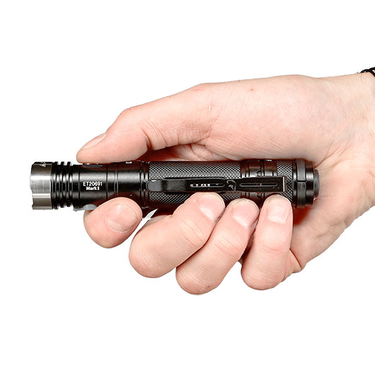 EAGTAC LED-Taschenlampe DX3L MKII 3100 Lumen schwarz inkl. Ladekabel, Li-Ionen-Akku, Lanyard, Grtelclip & Nylonholster Bild 9