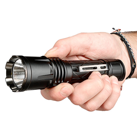 Klarus LED-Taschenlampe XT21X Pro 4400 Lumen schwarz inkl. USB-C Ladekabel, Li-Ionen-Akku, Lanyard, Grtelclip & Nylonholste Bild 10