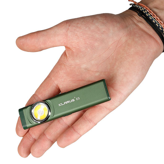 Klarus LED-Taschenlampe E5 470 Lumen forest green inkl. USB-C Ladekabel & Clip Bild 3