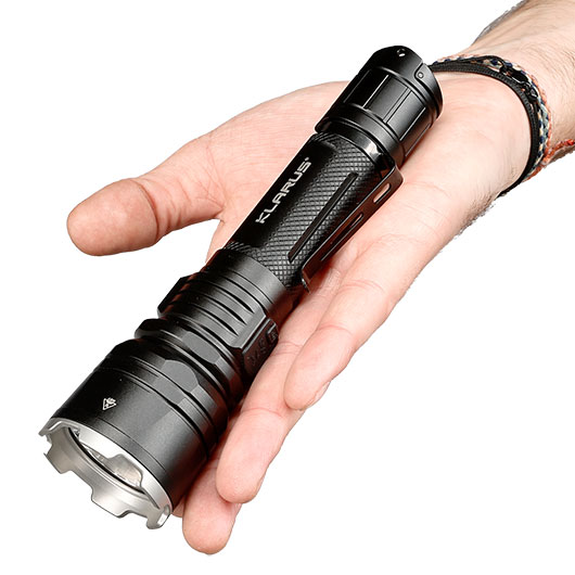 Klarus LED-Taschenlampe XT12GT Pro 1600 Lumen schwarz inkl. USB-C Ladekabel, Li-Ionen-Akku, Lanyard & Nylonholster Bild 3